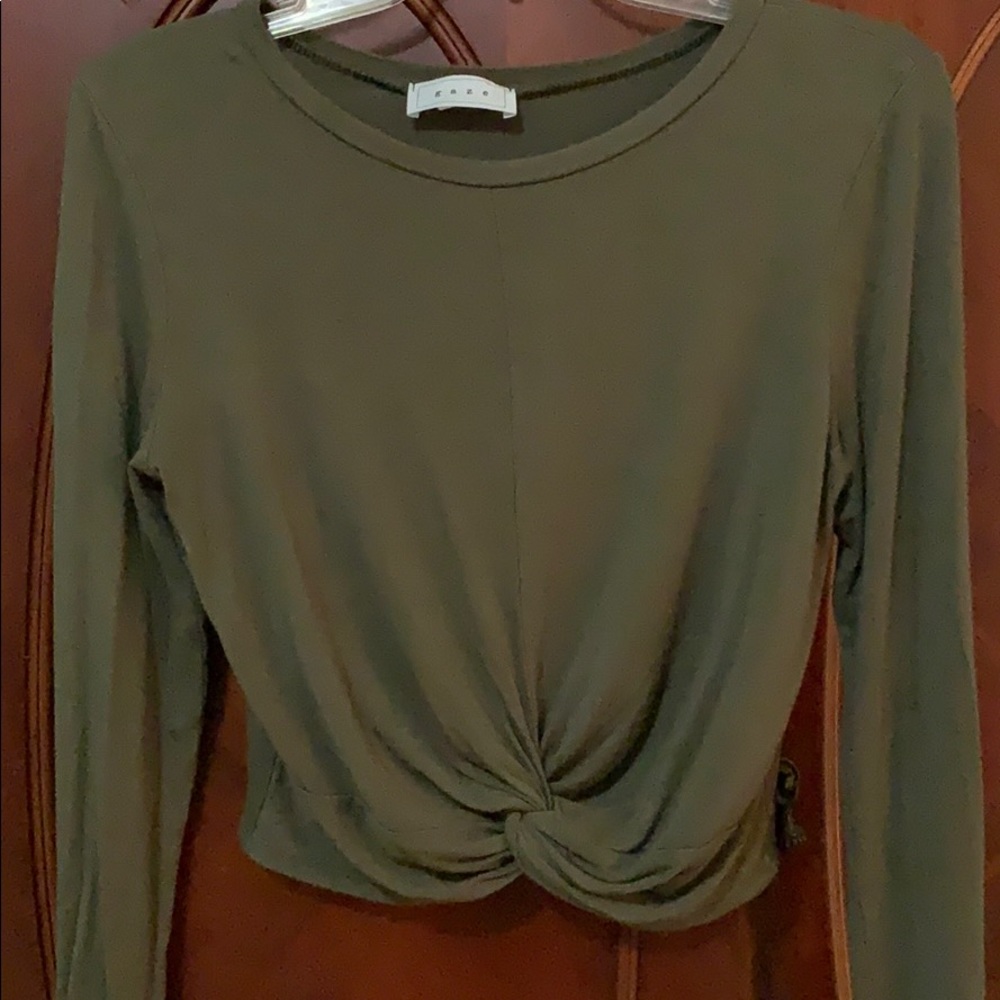 Twist front fitted shirt